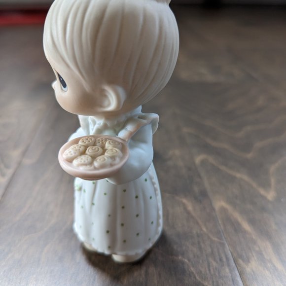 Precious Moments - Picture 6 of 10